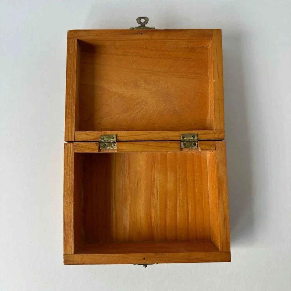 Wooden Bird House Box - Picture 4 of 9